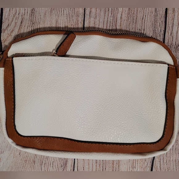 FAUX Leather Sling Bagβ¨οΈ - Picture 6 of 7